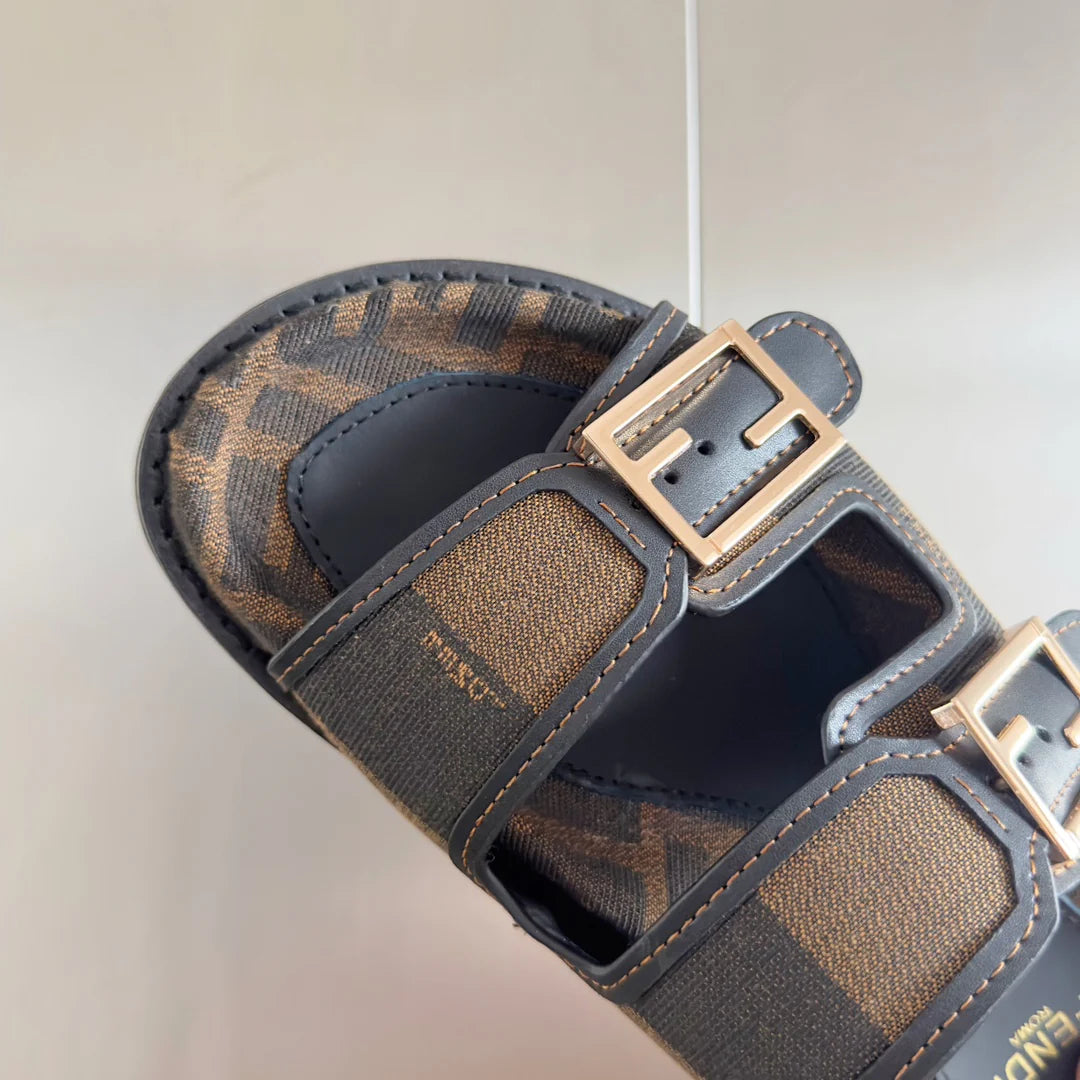 250513 New high-quality classic icon slippers