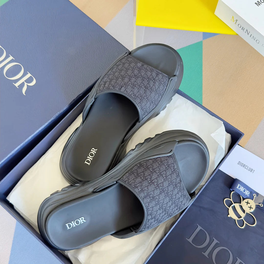 250415 New top-quality thick-soled slippers and sandals