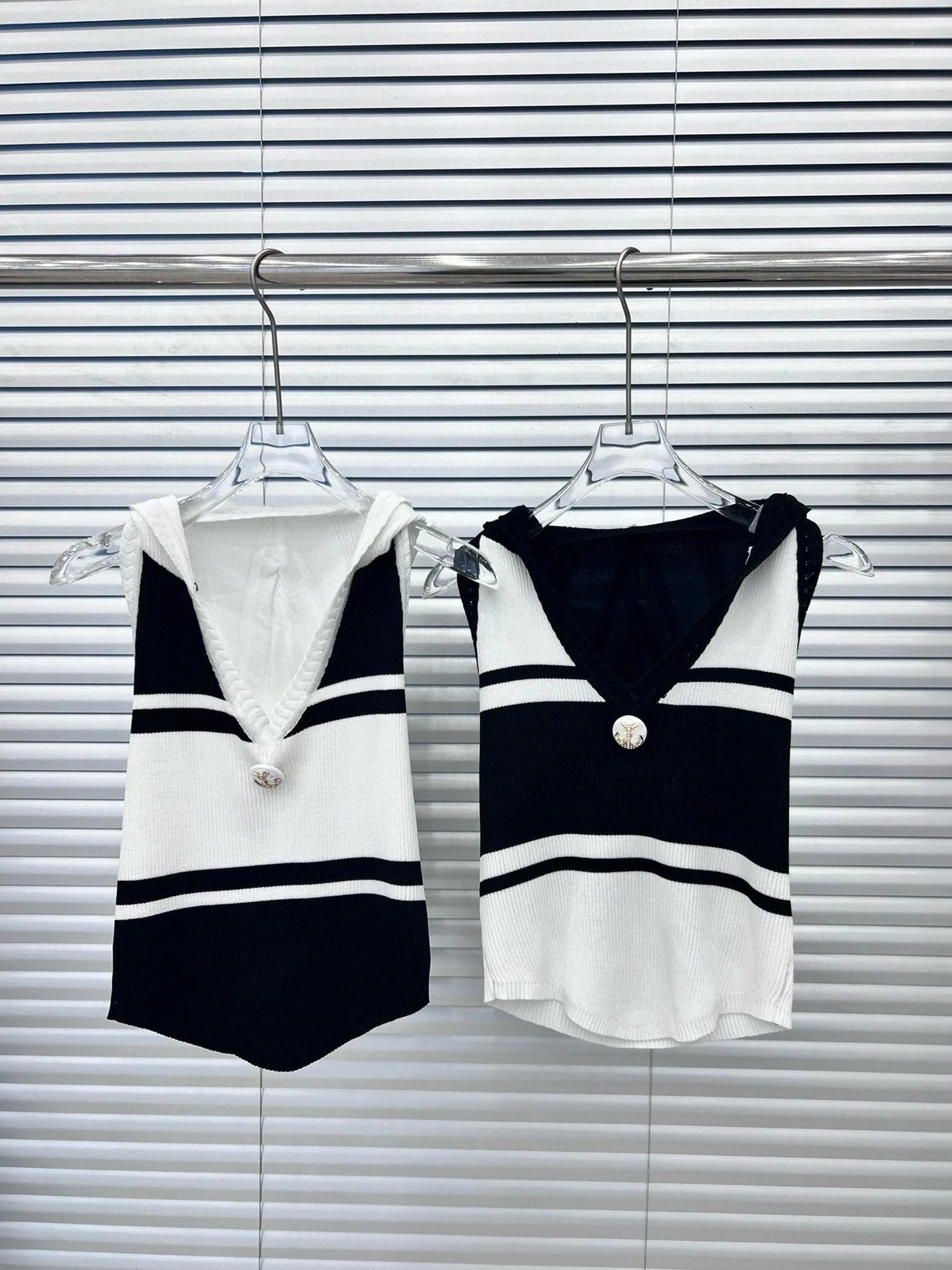 0528 Striped hooded suspenders