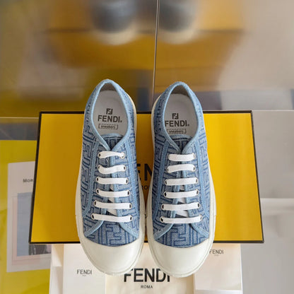 250501 New high-end and simple flat sports shoes