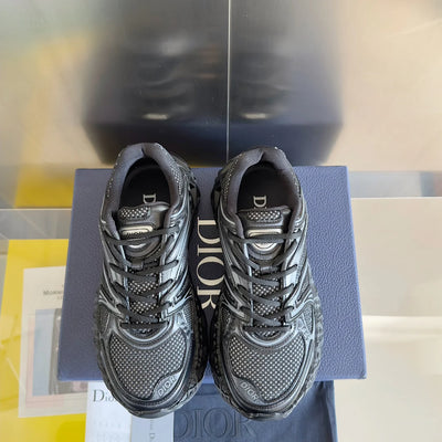 250415 New high-quality capsule series perforated sports shoes