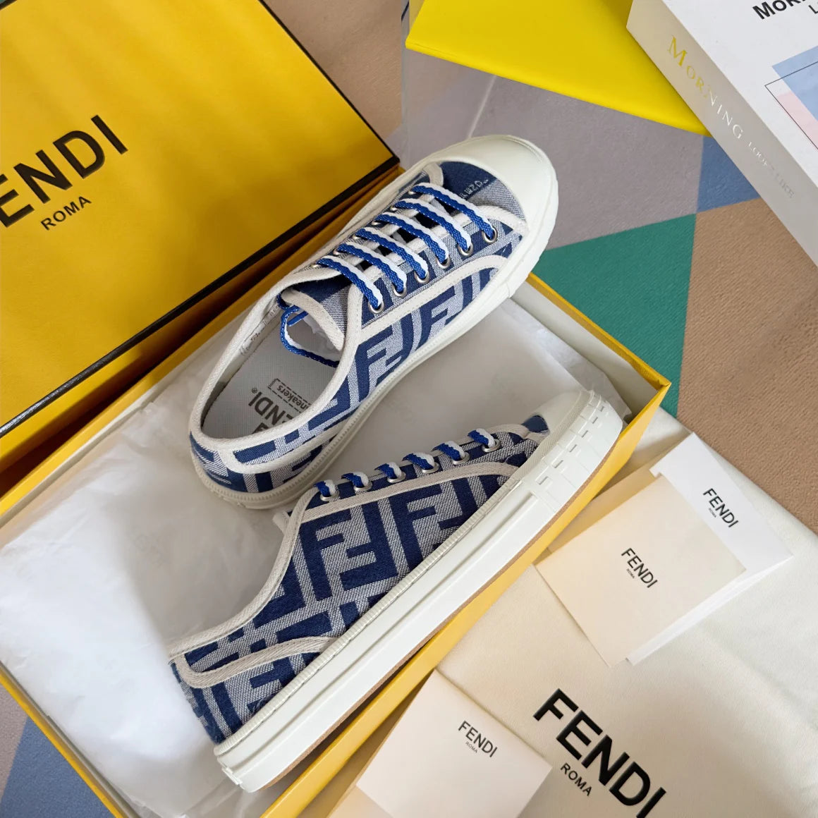 250501 New high-end and simple flat sports shoes