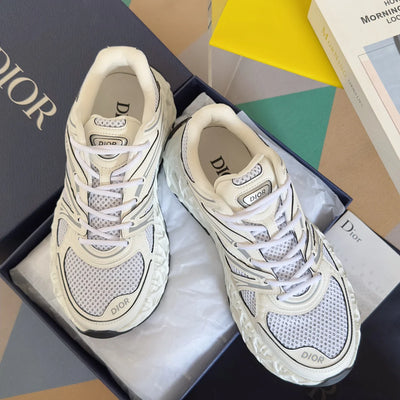 250415 New high-quality capsule series perforated sports shoes