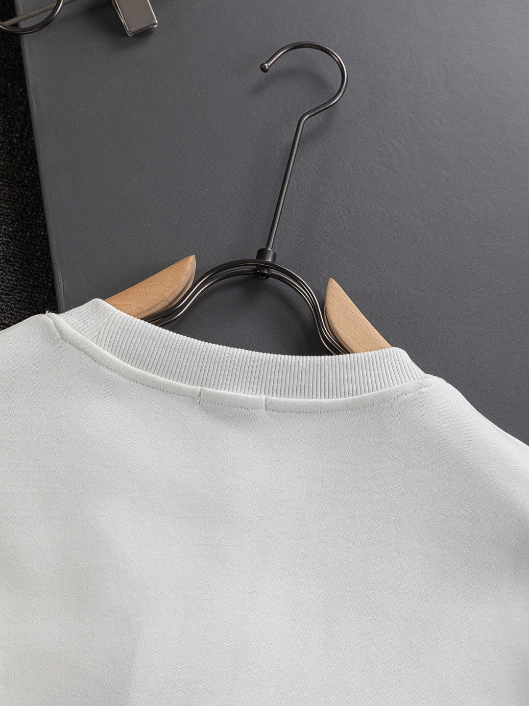 250908 New high-quality multi-color patchwork LOGO round-neck sweatshirt