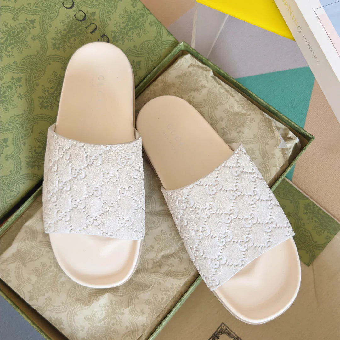250507 New high-quality thick-soled embossed slippers