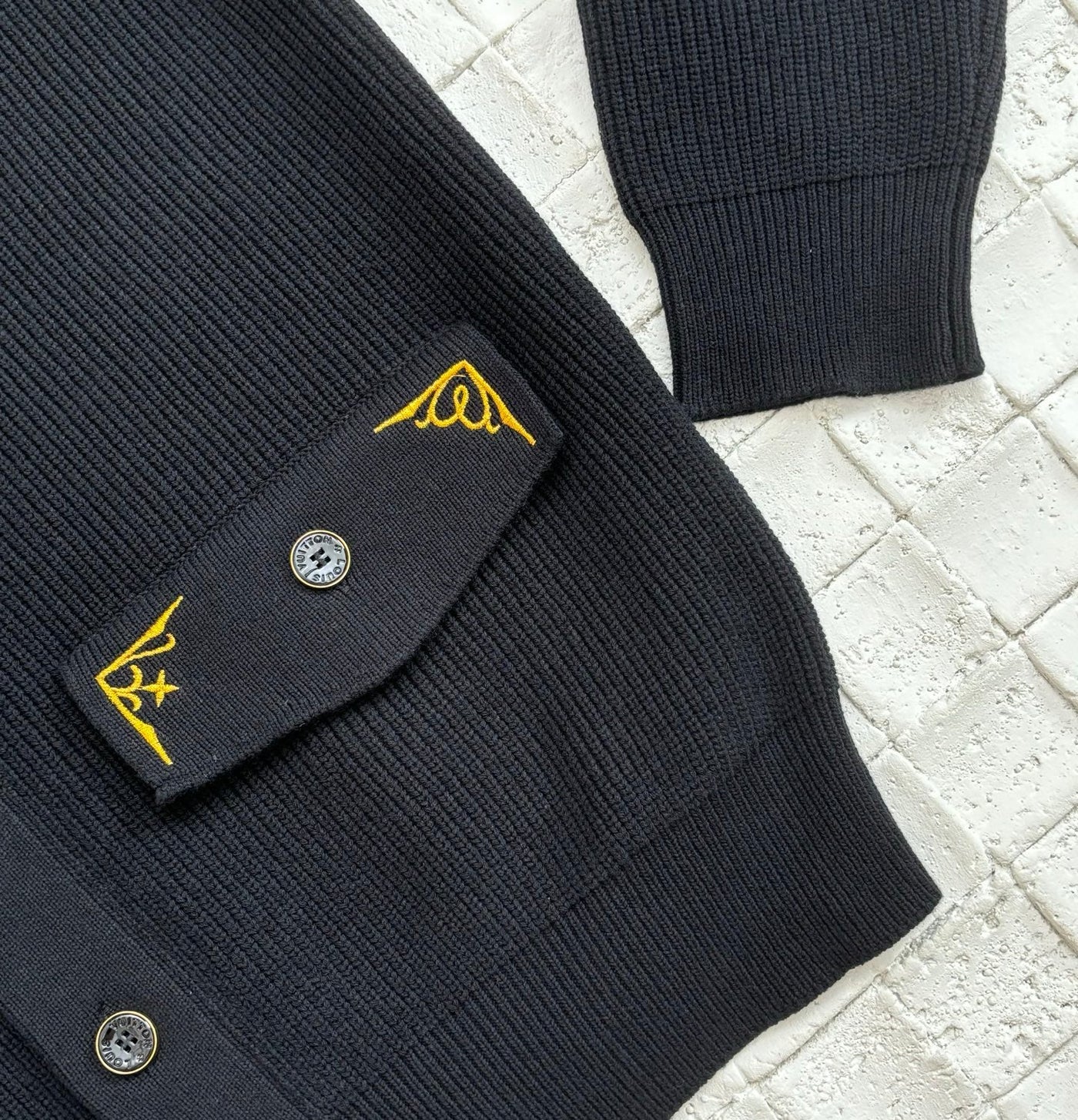 250617 A new high-quality embroidered short knitted cardigan