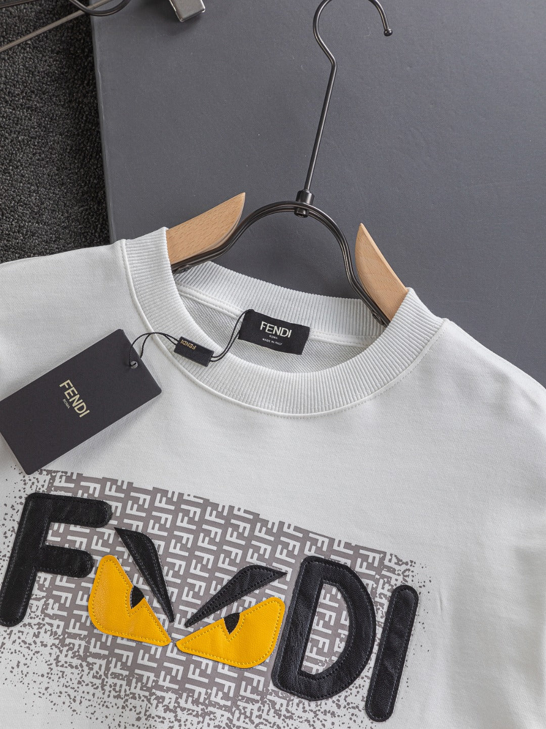 250908 New high-quality three-dimensional red letter eye sweatshirt