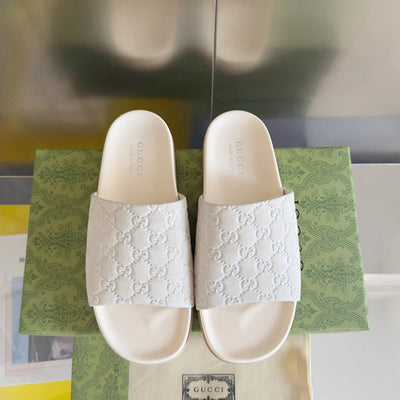 250507 New high-quality thick-soled embossed slippers