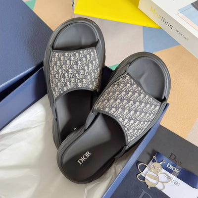 250415 New top-quality thick-soled slippers and sandals
