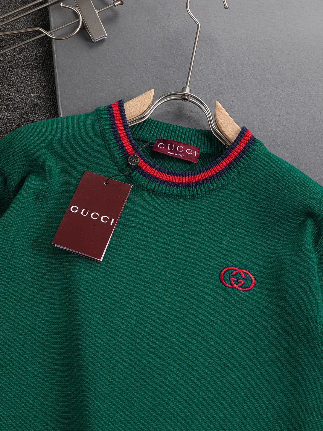 250908 A new high-quality, simple and distinctive sweater