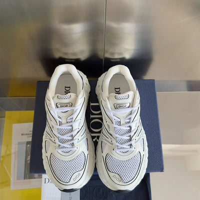 250415 New high-quality capsule series perforated sports shoes