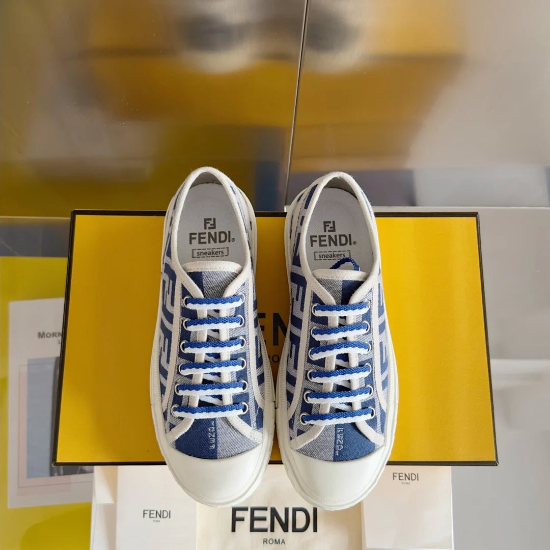 250501 New high-end and simple flat sports shoes