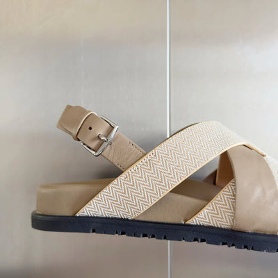 250501 New top-of-the-line simple cross-woven strap slippers