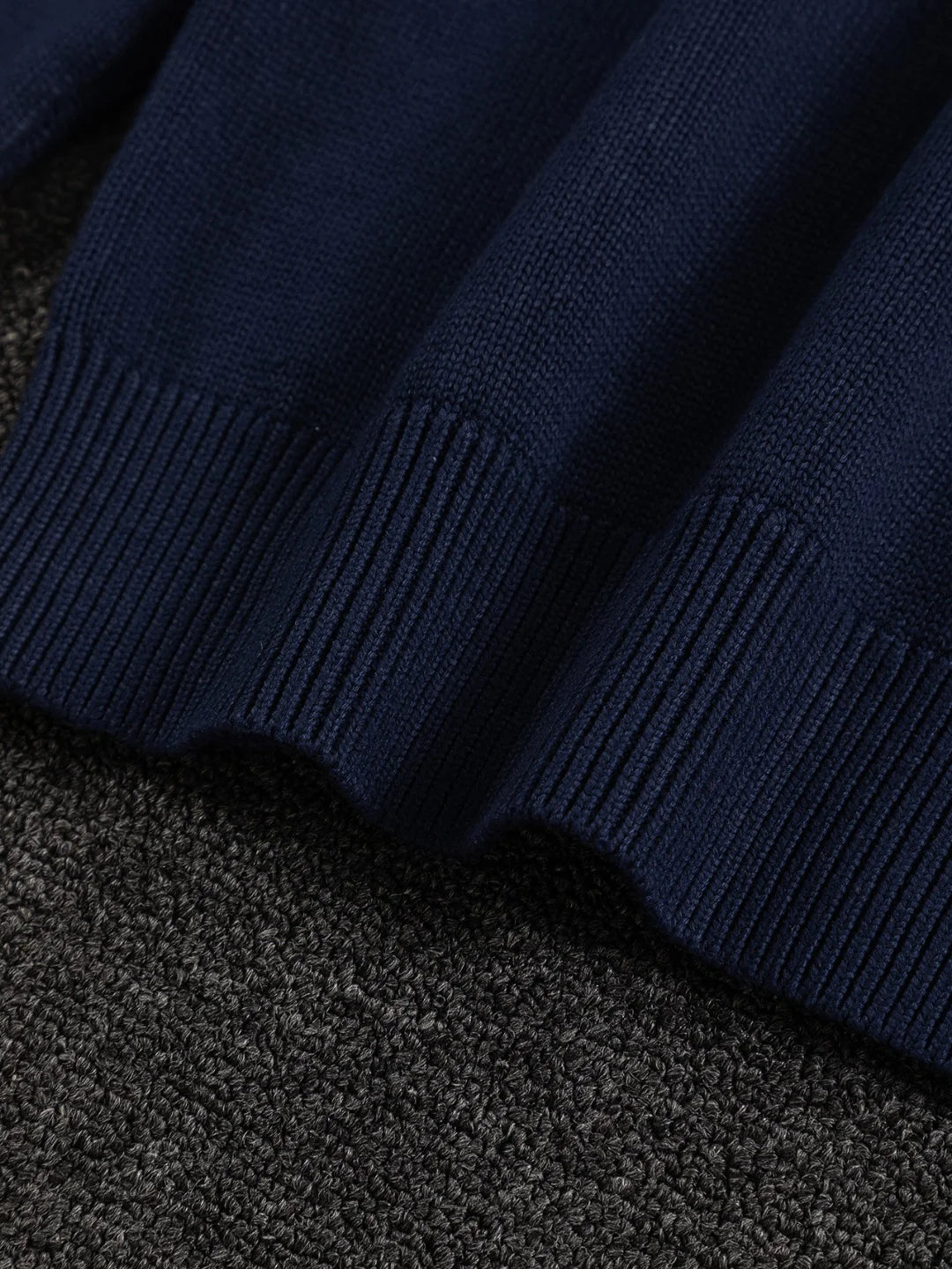 250908 A new high-quality, simple and distinctive sweater
