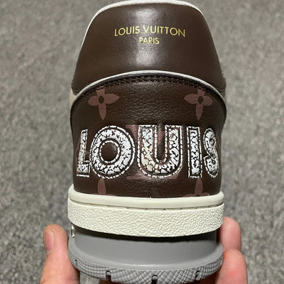 New feature graphic board shoes