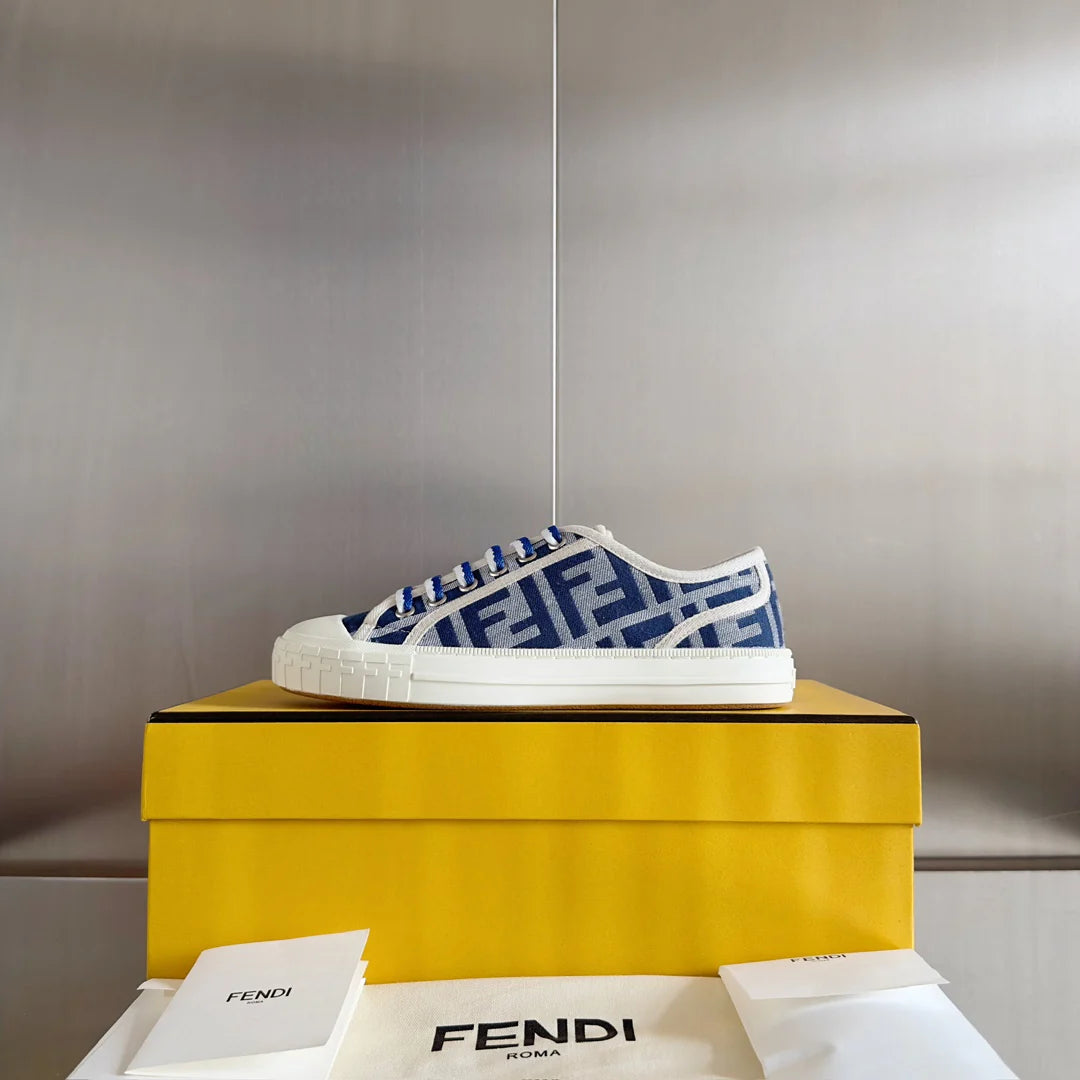 250501 New high-end and simple flat sports shoes