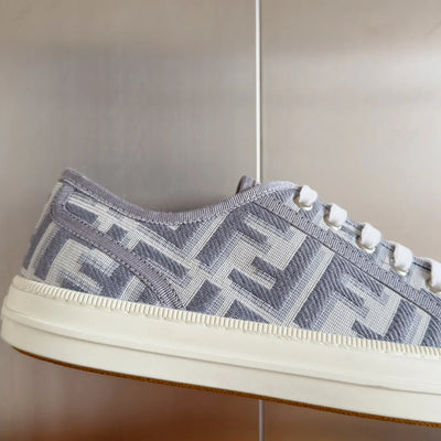 250501 New high-end and simple flat sports shoes