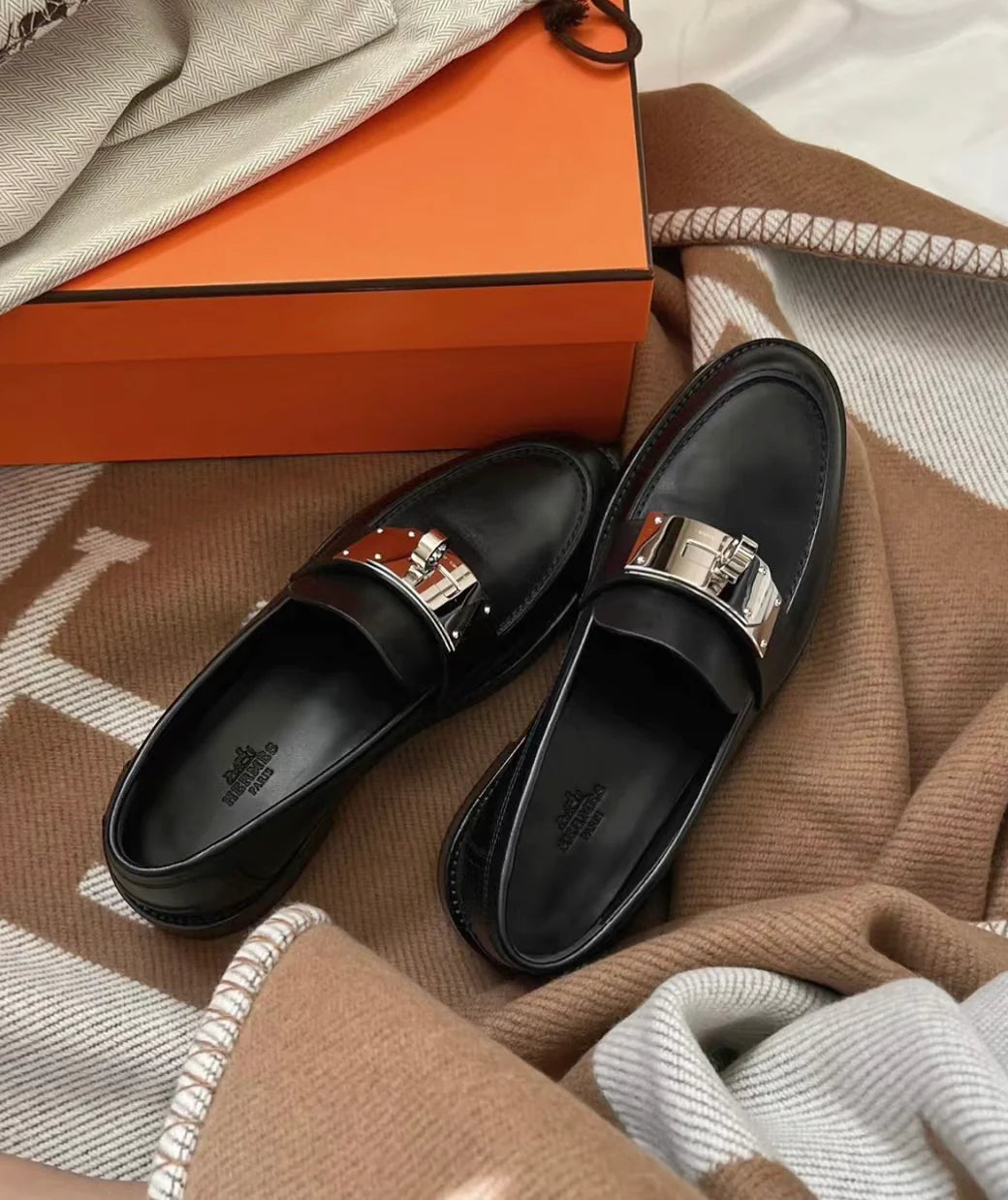 250527 New high-quality classic retro thick-soled loafers