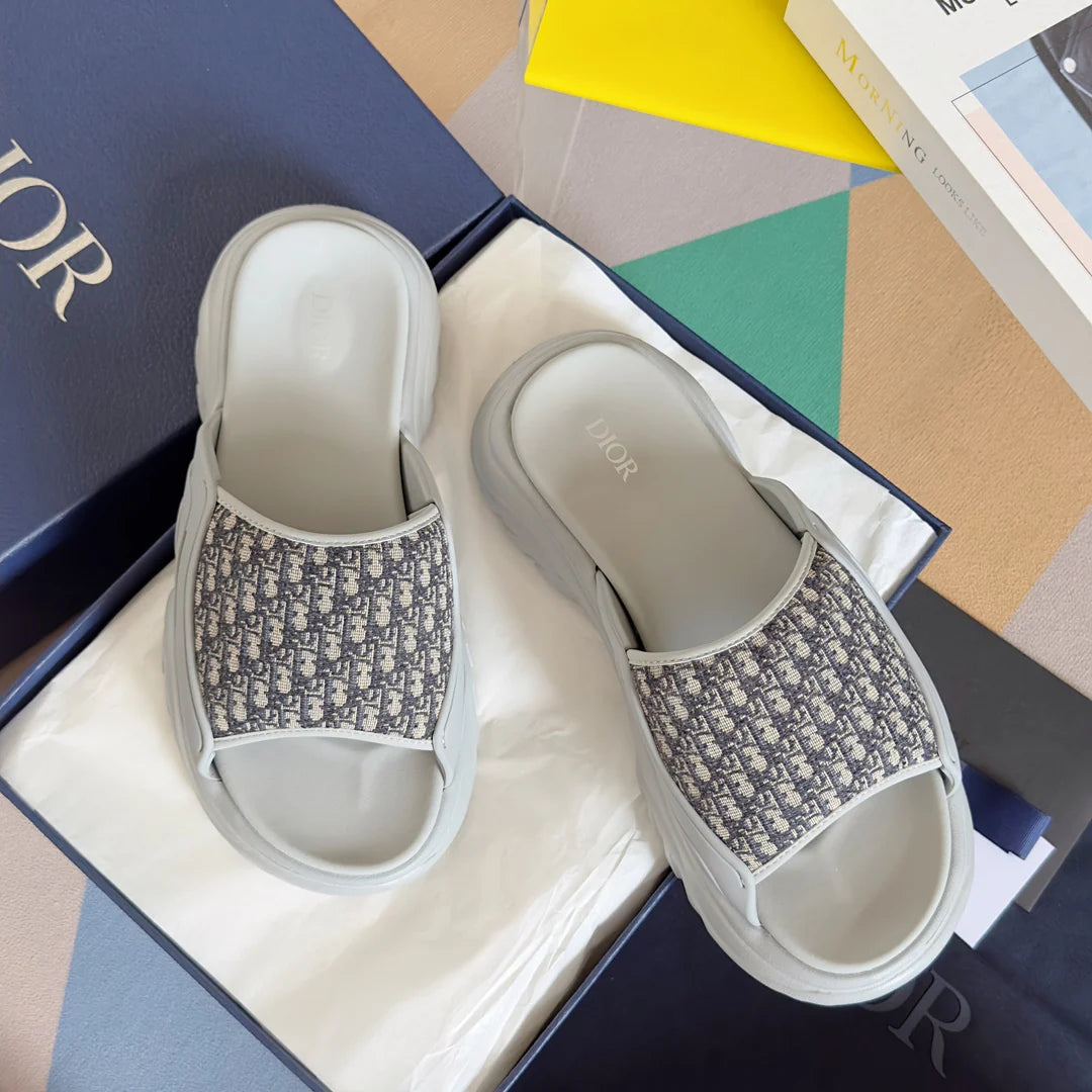 250415 New top-quality thick-soled slippers and sandals