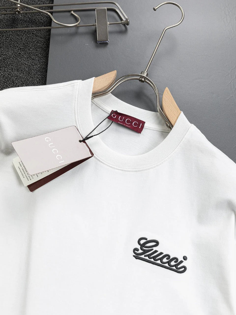 250218 New high quality embroidered icon T-shirt