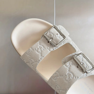 250507 New high-quality thick-soled embossed slippers