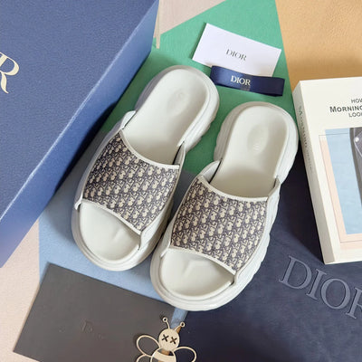 250415 New top-quality thick-soled slippers and sandals