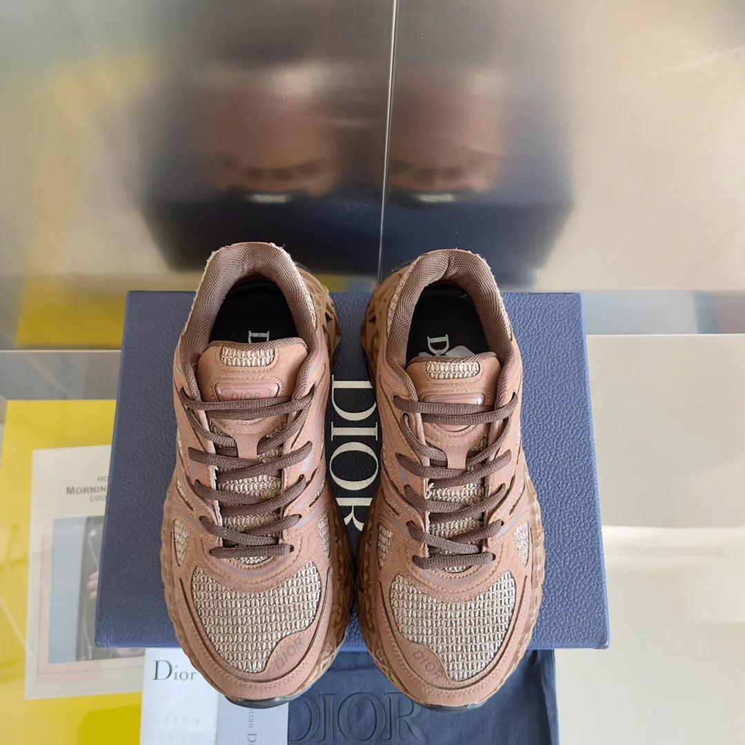 250415 New high-quality capsule series perforated sports shoes