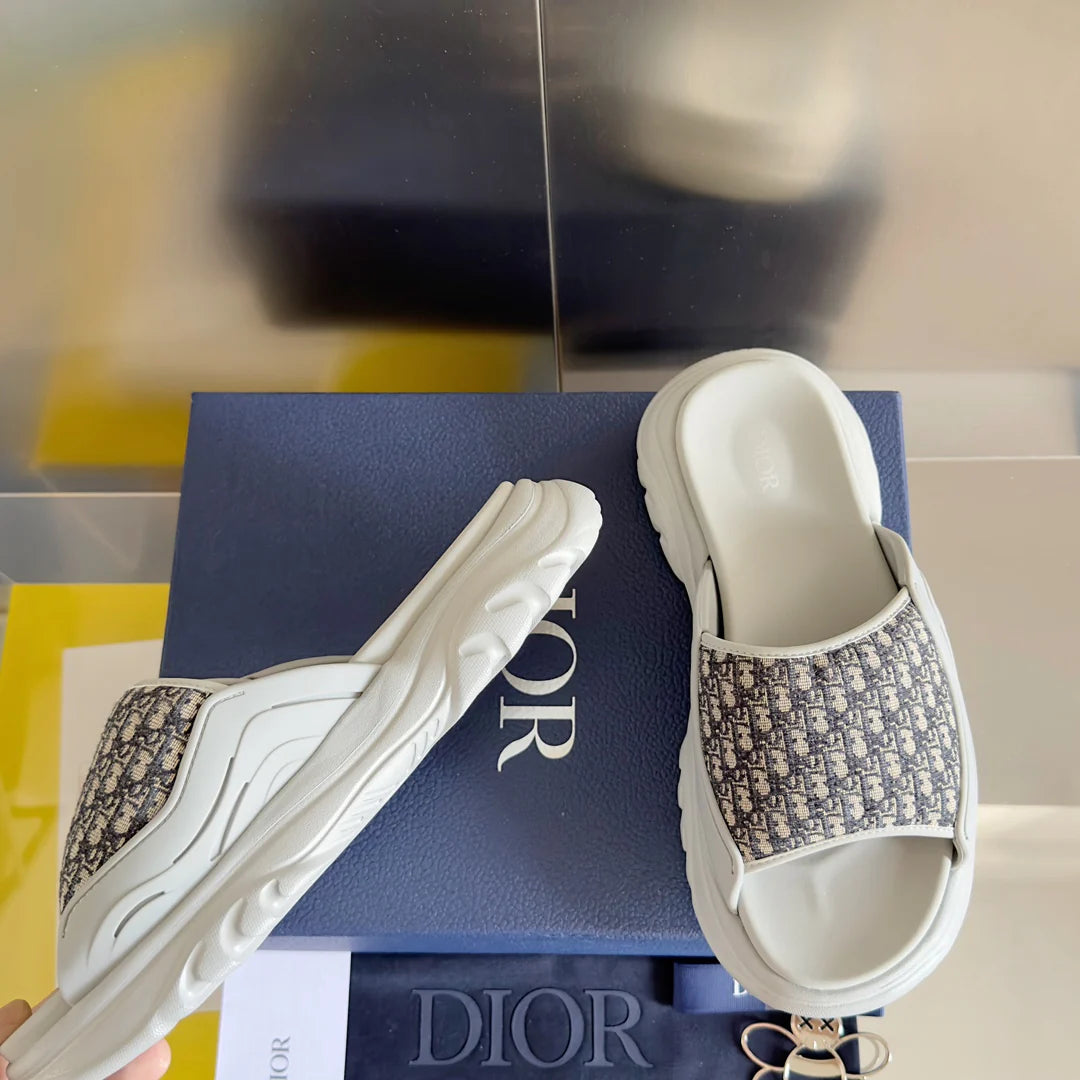 250415 New top-quality thick-soled slippers and sandals