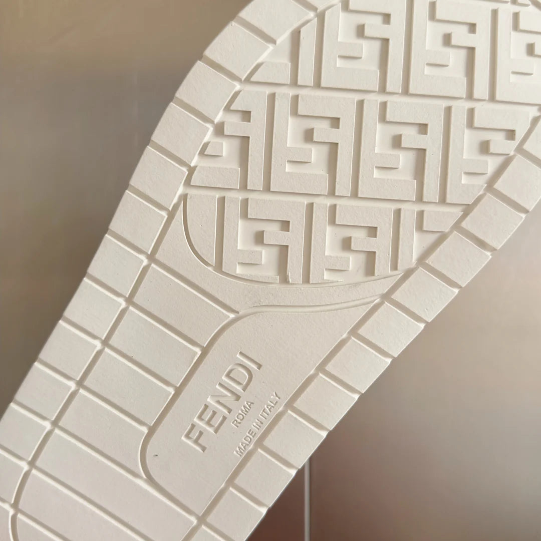 250507 New high-quality thick-soled embossed anti-slip slippers